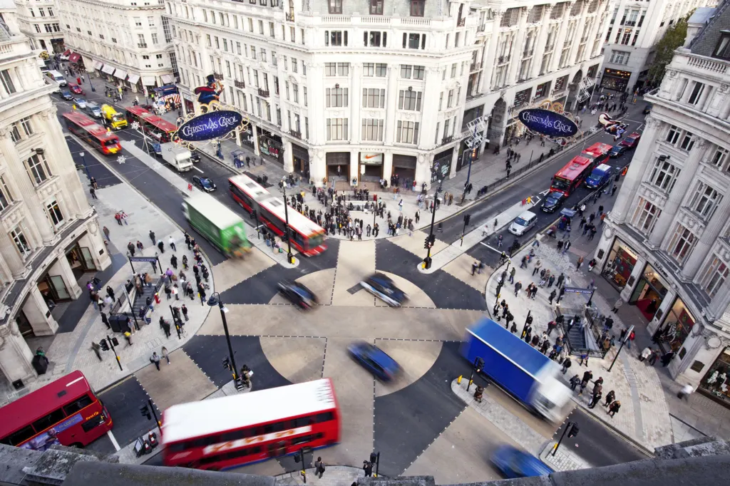 Oxford Circus — architecture and documentary photograph in London, UK, frame 3 of 22.